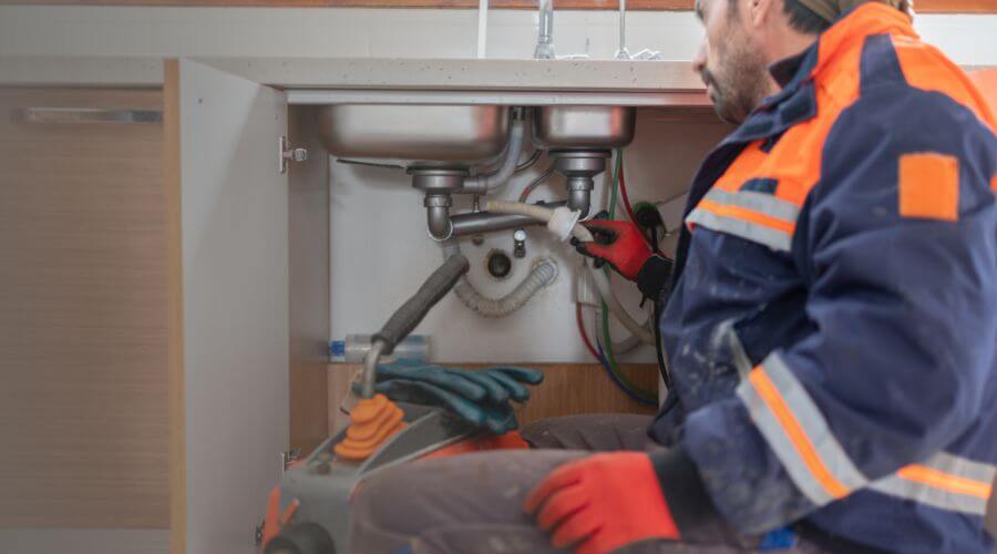 Local water heater installation in Angleton, TX